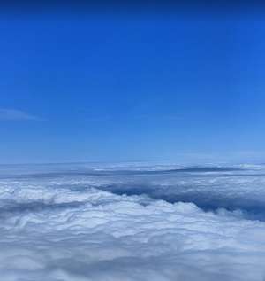 Freiheit - ein Blick über die Wolken